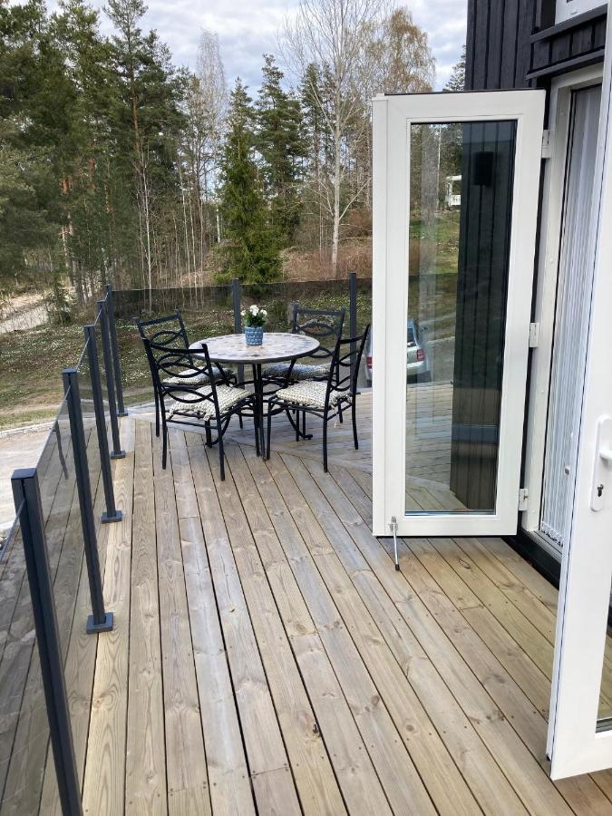 Cabin In The Woods, Close To Lake Maelaren Eskilstuna Exterior photo